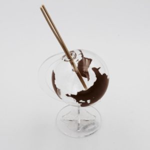 Bomboniera in vetro profumatore mappamondo marrone Pz.1