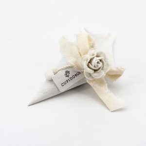 Cono con rosa soft bianco Pz. 12