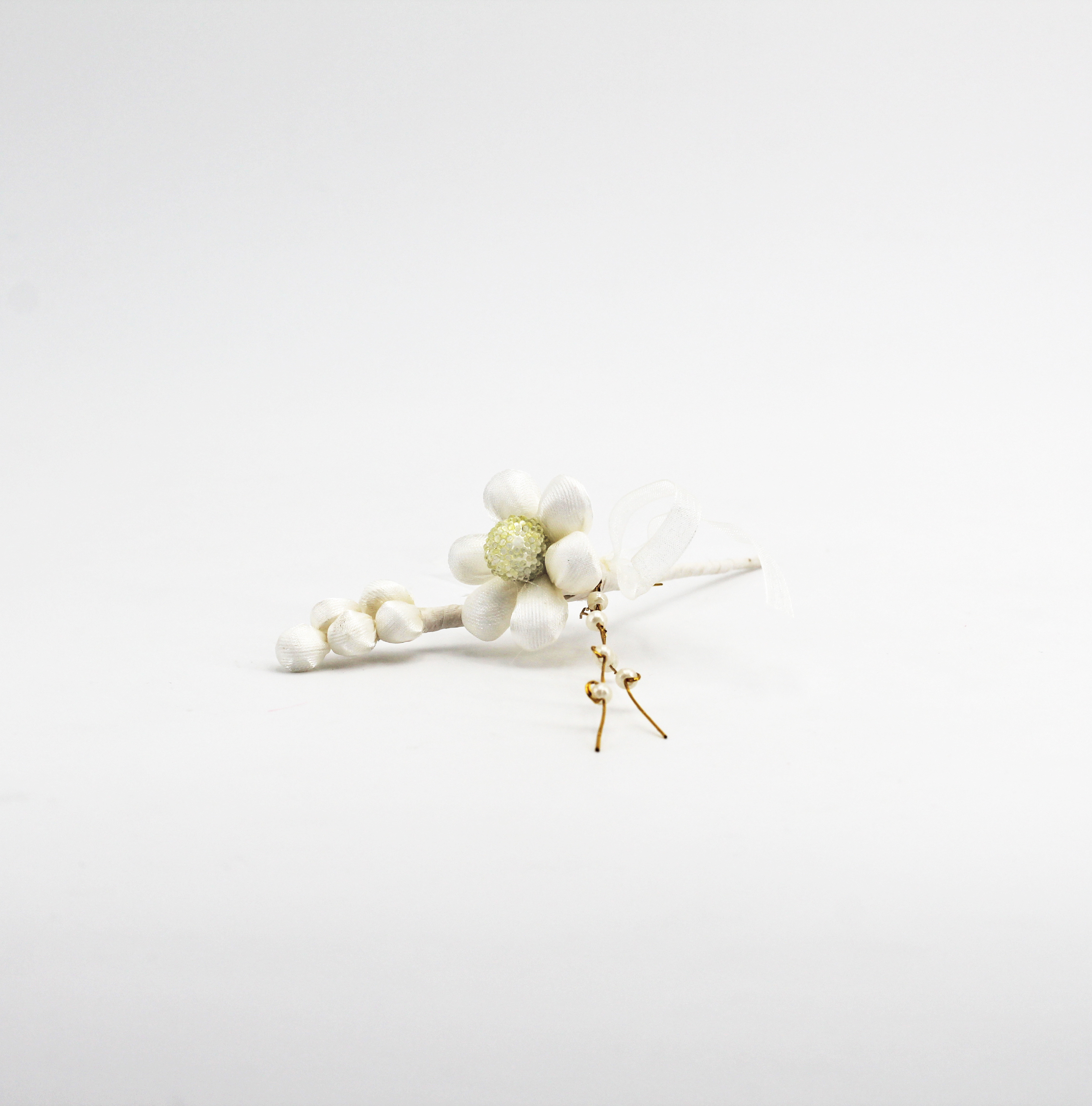 Applicazione pick fiore avorio con spiga e perle Pz. 10 - immagine 3