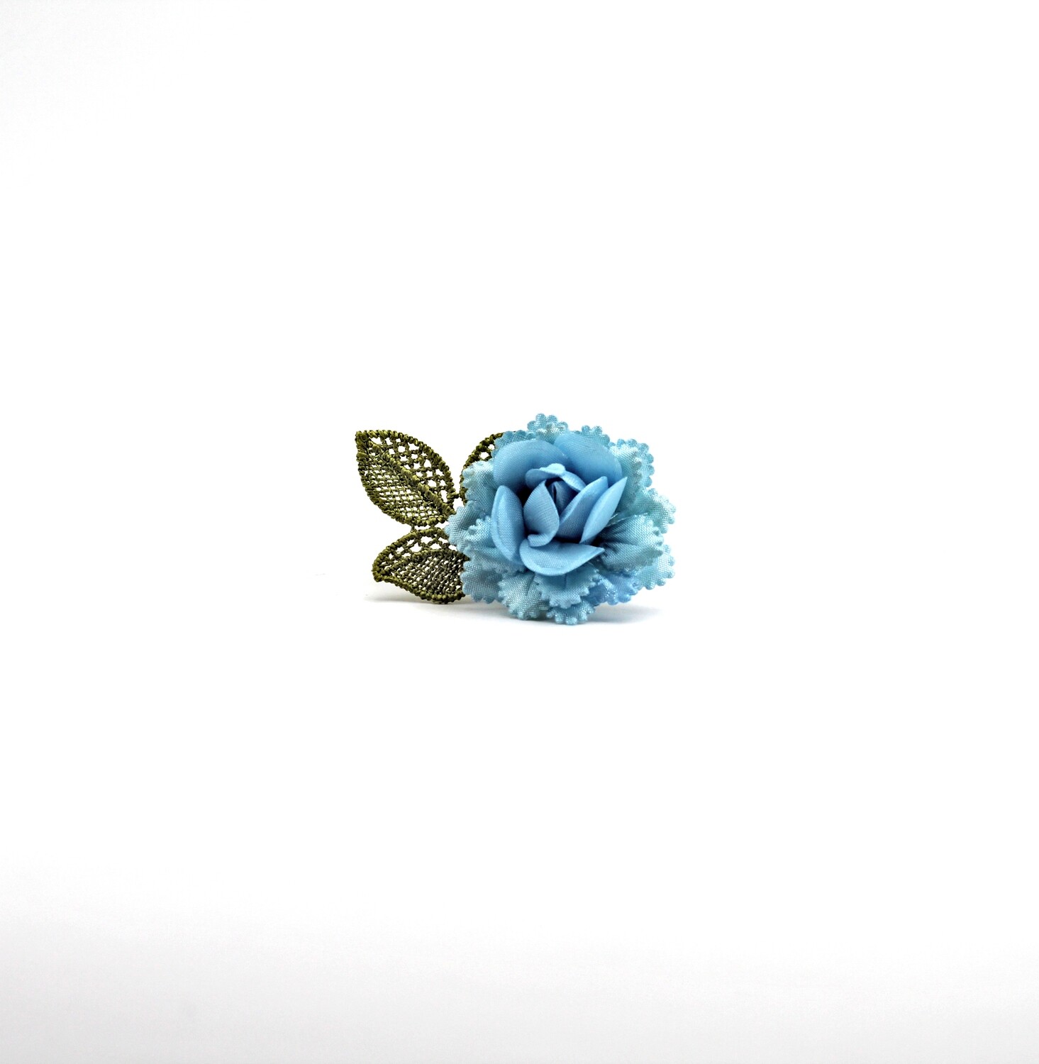 Applicazione fiore celeste imbottito con foglia ricamata Pz. 12
