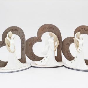 Bomboniera in resina coppia sposi i love you con sagoma cuore Pz.3