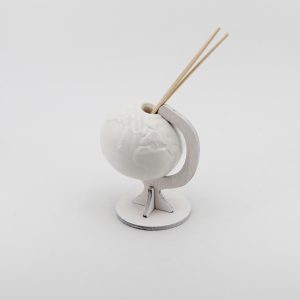 Bomboniera in porcellana profumatore globo Pz. 1